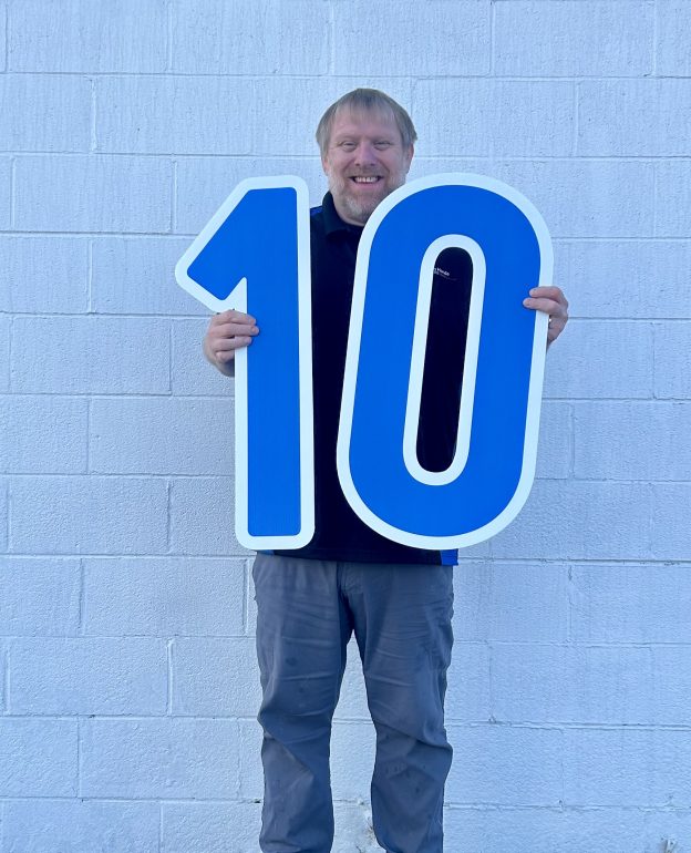 Happy CMA 10-Year Work Anniversary to Billy Krumpter!