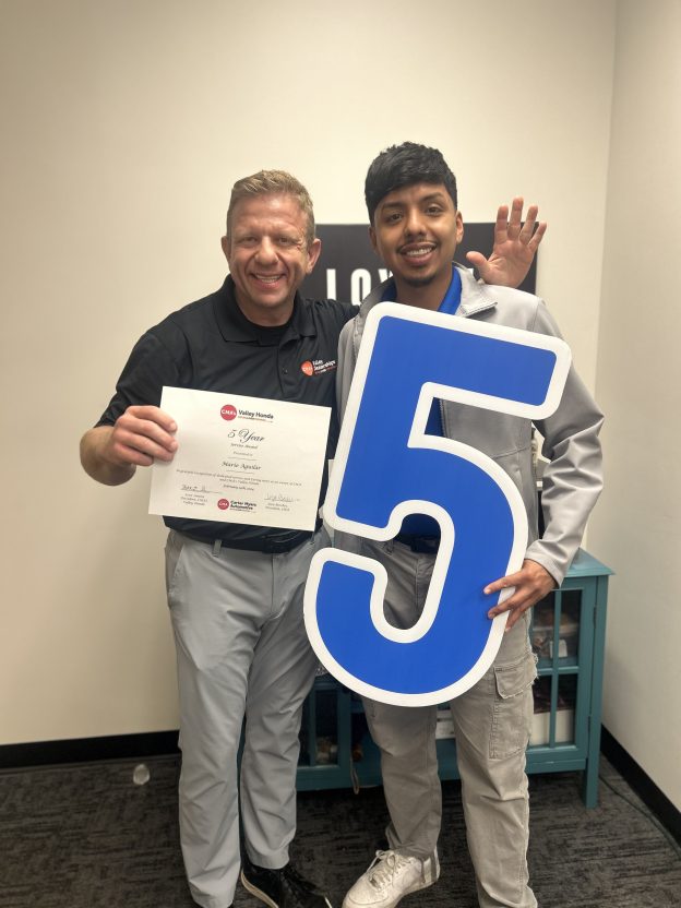 Happy CMA 5-Year Work Anniversary to Mario Aguilar!