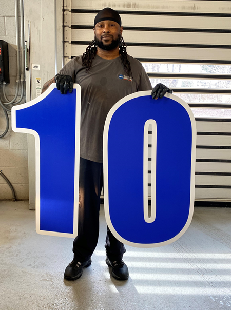 Happy CMA 10-Year Work Anniversary to Romano Felton!